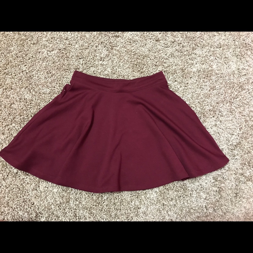 XS skater skirt- maroon